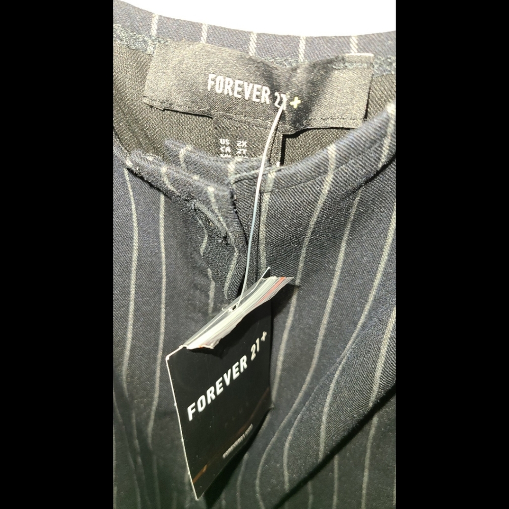 Forever 21 plus romper pinstripe 2X - Picture 6 of 7